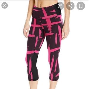 Lucy studio high rise hatha capri